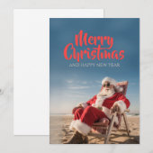 Kerstman die ontspant op strandstoel feestdagenkaart (Voorkant / Achterkant)