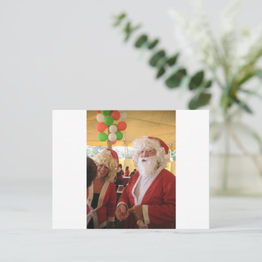 Kerstman en mevrouw Claus Kerstviering - Feestelij Feestdagenkaart (Staand voorkant)