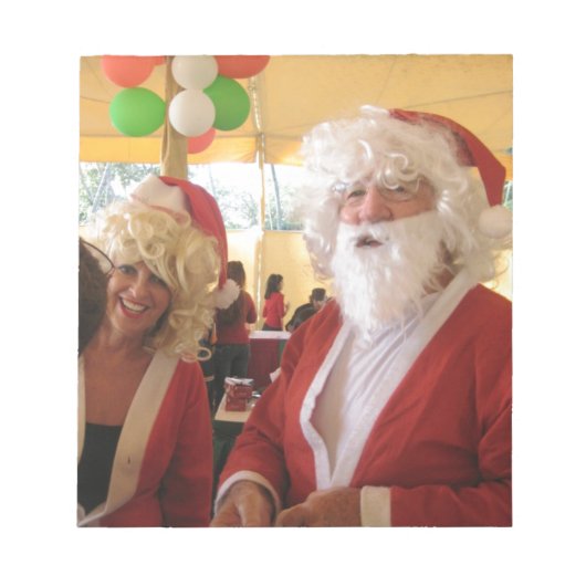 Kerstman en mevrouw Claus Kerstviering - Feestelij Notitieblok (Voorkant)