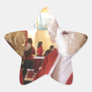 Kerstman en mevrouw Claus Kerstviering - Feestelij Ster Sticker