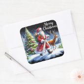 Kerstman en rendier in een besneeuwd bos vierkante sticker (Envelop)