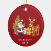 Kerstman en rendier met kerstboom met Cadeaus Keramisch Ornament (Links)