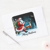 Kerstman en rendier vieren vrolijk feest vierkante sticker (Envelop)