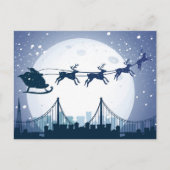 Kerstman en rendieren vliegende nachtelijke hemel feestdagenkaart (Voorkant)