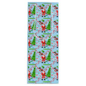 Kerstman golft bij kerstboom wijn cadeautas (Voorkant)