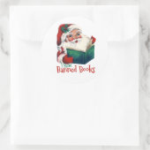Kerstman leest verboden boeken ronde sticker (Tas)