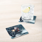 Kerstman op een motor in de sneeuw kartonnen onderzetters (Insitu)