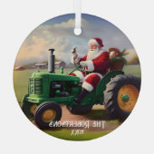 Kerstman Rijden een groene tractor Glas Ornament (Achterkant)