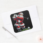 Kerstman speelt golf op een feestelijke winterdag vierkante sticker (Envelop)