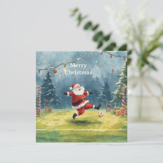 Kerstman speelt voetbal Kerstvakantie  Feestdagenkaart (Staand voorkant)