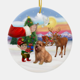 Kerstman trakteert op zijn Norfolk Terrier Keramisch Ornament
