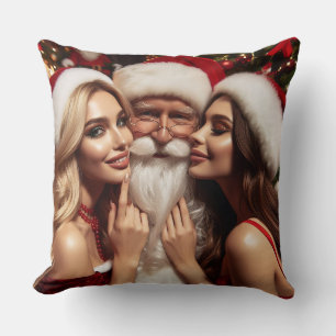 Kerstman viert kerst.. twee keer! kussen
