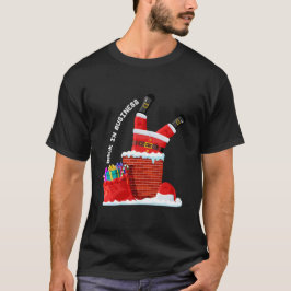 Kerstman weer in de running — Grappig Kerst-schoor T-shirt