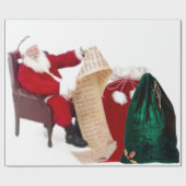 Kerstman zijn lijst inpakpapier controleren (Vlak)