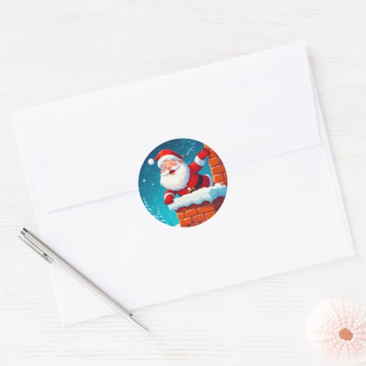 Kerstman zwaait vrolijk in schoorsteen ronde sticker (Envelop)