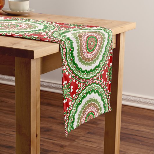 Kerstmandala in rood, groen en warm goud medium tafelloper (Voorbeeld)