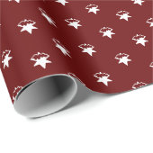 Kerstmaroon witte sneeuwvlokken sneeuwsterren cadeaupapier (Rol Hoek)