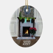 kerstmasker Fireplace Covid Funny 2020 Keramisch Ornament (Rechts)