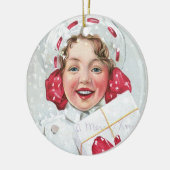 Kerstmeisje met pakket keramisch ornament (Links)