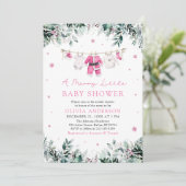 Kerstmeisje roze een vrolijk klein Baby shower Kaart (Staand voorkant)