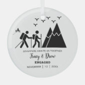 Kerstminimalistische bergwandelen verloofd paar glas ornament (Voorkant)