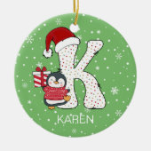 Kerstmis Alphabet K Santa Hat Penguin Sneeuwvlok Keramisch Ornament (Voorkant)