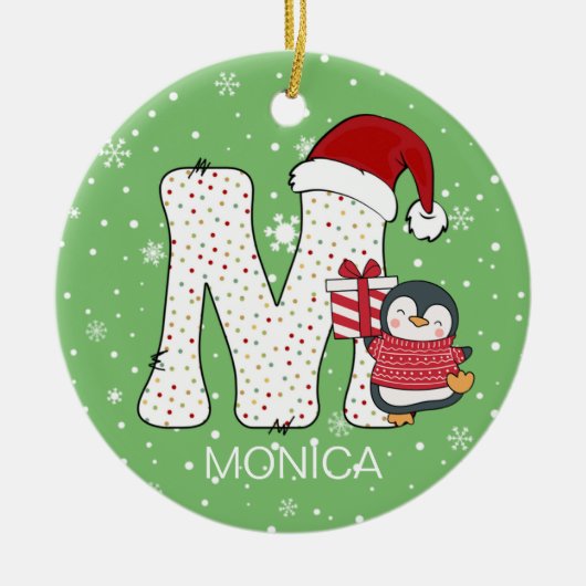 Kerstmis Alphabet M Santa Hat Penguin Sneeuwvlok Keramisch Ornament (Voorkant)