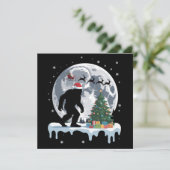 Kerstmis Bigfoot Kerstman Boom Slede Maan Rendier  Feestdagenkaart (Staand voorkant)