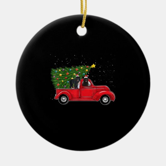 Kerstmis bij Newfoundland op Red Car Truck Keramisch Ornament (Voorkant)