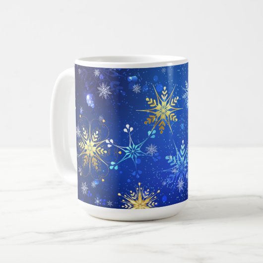 Kerstmis Blauwe Achtergrond met Gouden Sneeuwvlokk Koffiemok (Voorkant links)