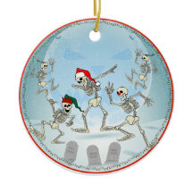 Kerstmis Botten in een Moonlit Snowy Graveyard