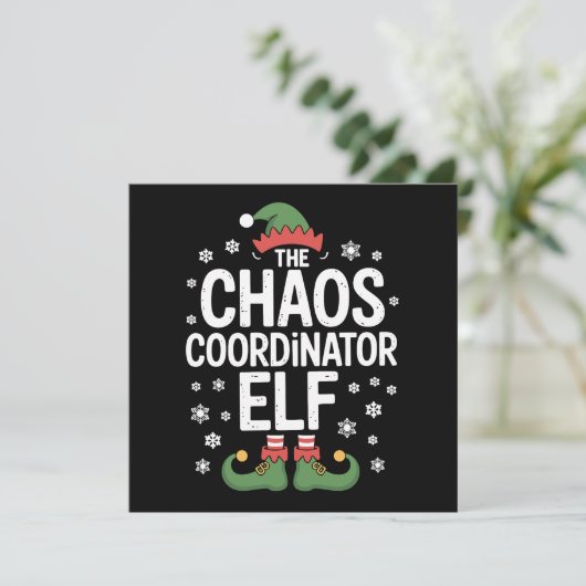 Kerstmis De Chaos Coördinator Elf Kerstmis Familie Feestdagenkaart (Staand voorkant)