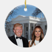Kerstmis: Donald en Melania Keramisch Ornament (Achterkant)