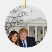 Kerstmis: Donald en Melania Keramisch Ornament (Achterkant)