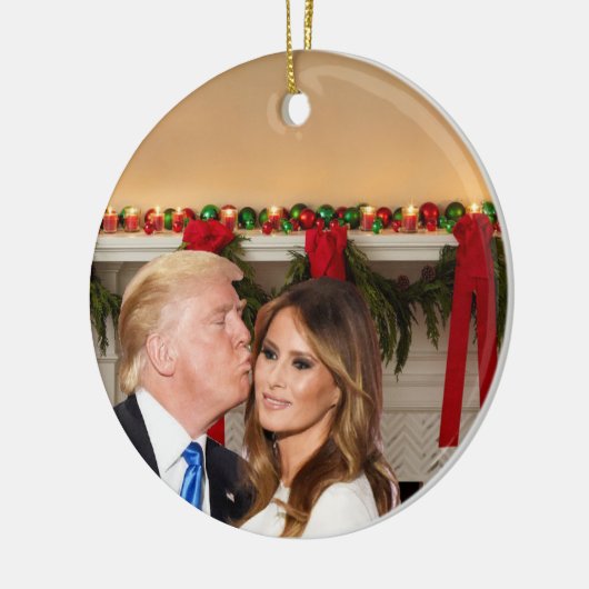 Kerstmis: Donald en Melania Keramisch Ornament (Links)