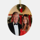 Kerstmis: Donald en Melania Keramisch Ornament (Rechts)
