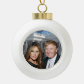 Kerstmis: Donald en Melania Keramische Bal Ornament (Voorkant)