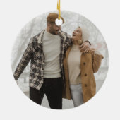 Kerstmis, eerste kerstmis, met rode kerstmis keramisch ornament (Achterkant)