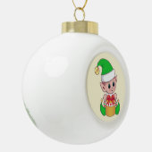 Kerstmis en cadeaudoos op ivoor keramische bal ornament (Links)