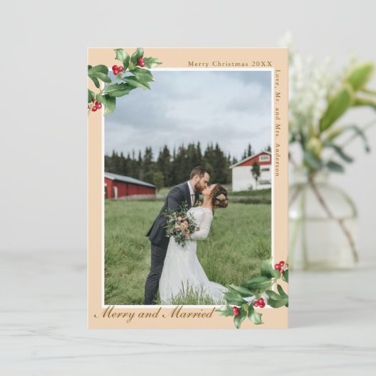 Kerstmis Foto Merry & Married Mistletoe Hulst 2 Feestdagenkaart (Staand voorkant)