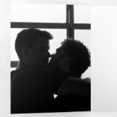 Kerstmis Gay Koppel Hond En Boom Persoonlijk Drieluik Wenskaart (Binnenzijde eerst)