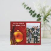 Kerstmis Gold Bauble Red Backgrd Photo Briefkaart (Staand voorkant)