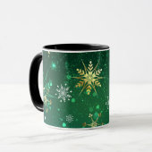 Kerstmis Gouden Sneeuwvlokken op Groene Achtergron Mok (Voorkant links)