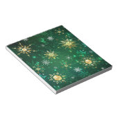 Kerstmis Gouden Sneeuwvlokken op Groene Achtergron Notitieblok (Schuin)