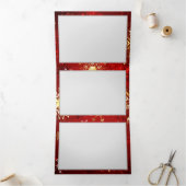 Kerstmis Gouden Sneeuwvlokken op Rode Achtergrond Drieluik Wenskaart (Binnen)