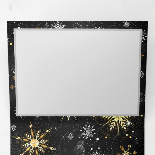 Kerstmis Gouden Sneeuwvlokken op Zwarte Achtergron Drieluik Uitnodiging (Binnenzijde eerst)