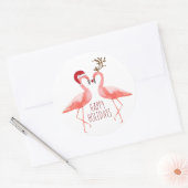 Kerstmis grappige flamingo's paar santa en rudolph ronde sticker (Envelop)