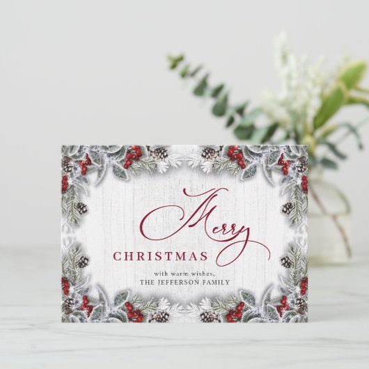 Kerstmis Holly Berry Pine Rustic Wood Greeting Feestdagenkaart (Staand voorkant)