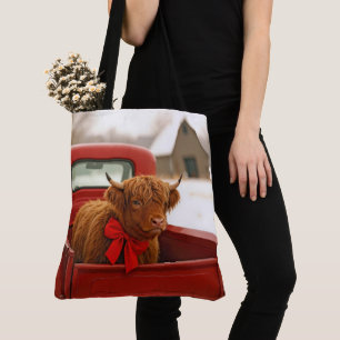 Kerstmis Hooglandkoe in Oude Rode Vrachtwagen Tote Bag