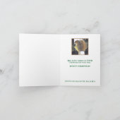 Kerstmis humor/eekhoorn op log met klokje feestdagen kaart (Binnen)